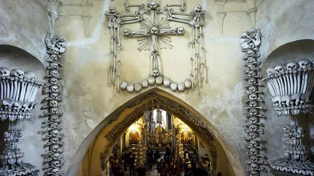 Страшная часовня встречает гостей