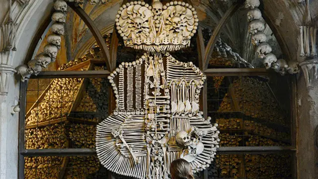 Дань уважения семье, заказавшей убранство часовни