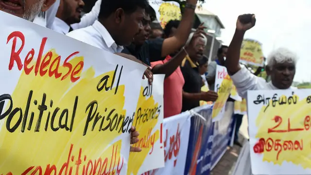 'දමිළ දේශපාලන සිරකරුවන් මුදා හරින්න'