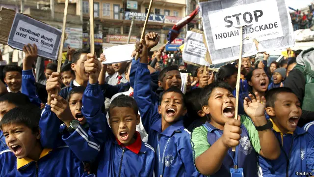 نیپال میں 60 فیصد ادویات بھارت سے آتی ہیں اور اس کے علاوہ تیل، خوراک اور دیگر اشیا بھی بھارت ہی سے نیپال آتی ہیں