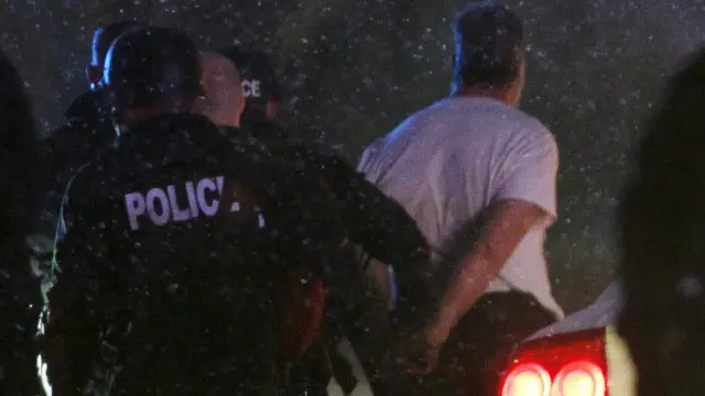 لم تحدد بعد هوية المسلح الذي أطلق النار داخل عيادة كولورادو.