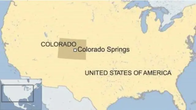 Saat insiden berlangsung, semua jalan di sekitar klinik ditutup, kata aparat kepolisian. Polisi kemudian mengepung klinik itu sebelum terjadi aksi saling tembak.