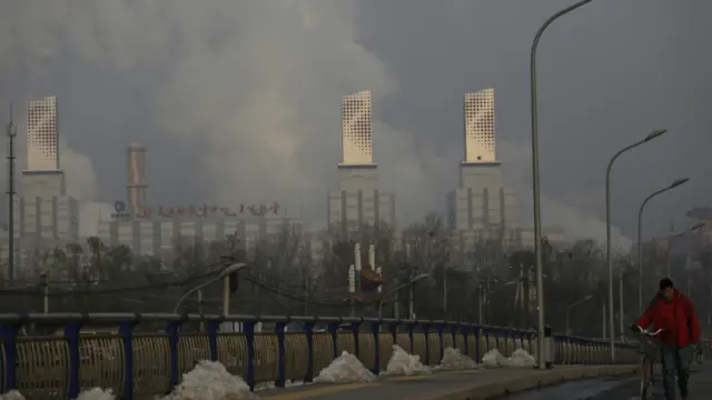 此起彼伏的雾霾天受到民众诟病，各级政府对于雾霾的原因却各执一词。