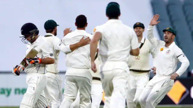 نیوزی لینڈ اور آسٹریلیا کے درمیان کھیلے جانے والا تیسرا ٹیسٹ دلچسپ مرحلے میں داخل