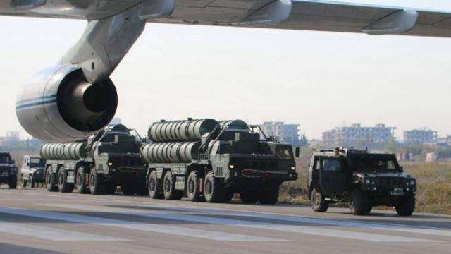 Россия перебросила на авиабазу Хмеймим в Сирии зенитно-ракетные системы С-400 