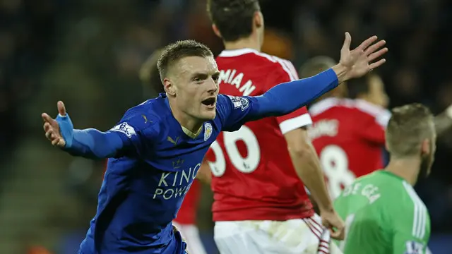 س برس پریمیئر لیگ میں لیسٹر کی شاندار کاکردگی شائقینِ فٹبال کے لیے خوشگوار حیرت کا باعث بنی ہے