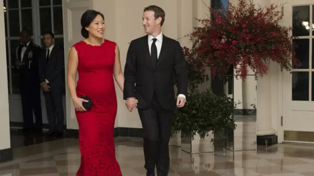 Vợ chồng ông bà Zuckerberg vào Nhà Trắng dự Quốc yến tháng 12/2015
