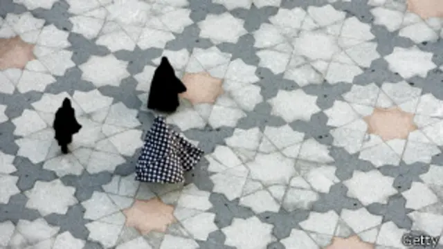 Las mujeres representan sólo alrededor del 20% de un total de medio millón de electores registrados.