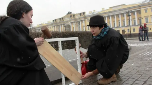 Заколачивание "окна в Европу"