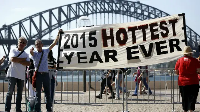 ماحولیاتی تبدیلی سے نمٹنے کے لیے بھی اسی طرح کے طریقہ کار کی ضرورت ہے لیکن بہت وسیع پیمانے پر