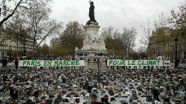 اجلاس کے دوران زیادہ تک گفتگو کا محور عالمی درجۂ حرارت میں اضافے کو دو سنٹی گریڈ تک محدود کرنا ہوگا۔