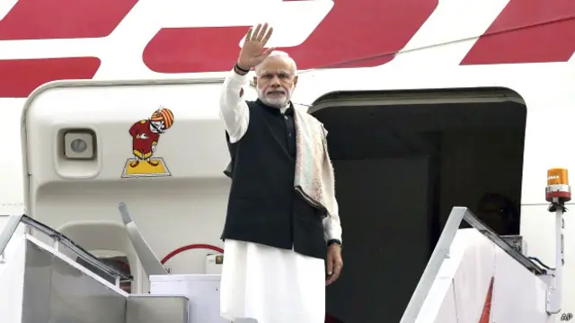 नरेंद्र मोदी