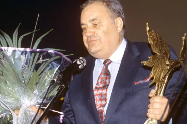 С призом "Ника", полученным за фильм "Небеса обетованные" в 1991 году