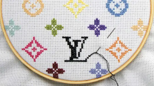 大品牌拼命想去掉logo，把自己包裝成精緻、獨特、有內涵的象徵。