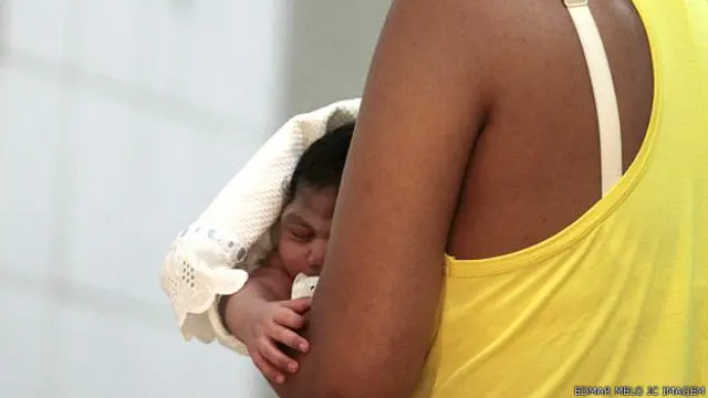 Madre con su bebé recién nacido