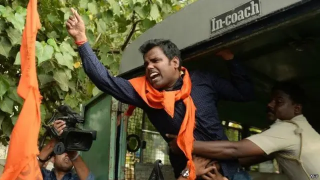  حکومت کو ایوارڈز کی واپسی کی تحریک میں سائنسدان، تاریخ دان اور فلم ساز بھی شامل ہوچکے ہیں