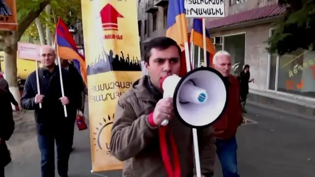 "Həlledici aksiya" gününədək "Yeni Ermənistan" cıbhısi ölkənin müxtəlif bölgələrində konstitusiya dəyişikliyinə "yox" təbliğatı aparıb