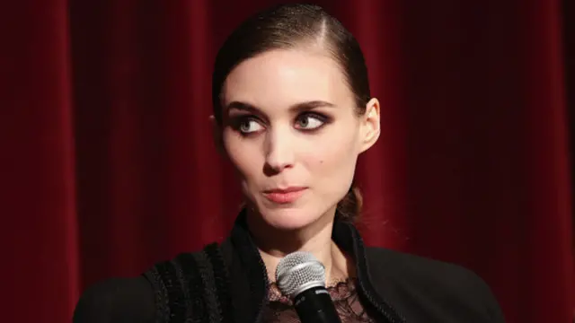 جسدت الممثلة روني مارا دور فتاة المتجر في فيلم كارول