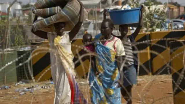 超过220万人在近期的南苏丹骚乱中逃离家园。