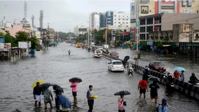 مرکزی حکومت نے بارش سے پیدا شدہ حالات سے نمٹنے کے لیے تمل ناڈو حکومت کو 939 کروڑ کی فوری امداد دی ہے۔