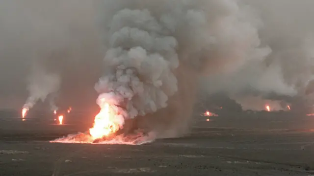 1991-ci ilin müharibəsində İraq qüvvələri geri çəkilərkən Küveytin neft quyularına od vurmuşdu