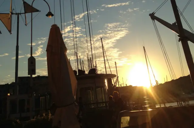 Закат в Акварио