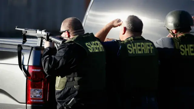 當地警方仍在追擊槍擊案的兇手。