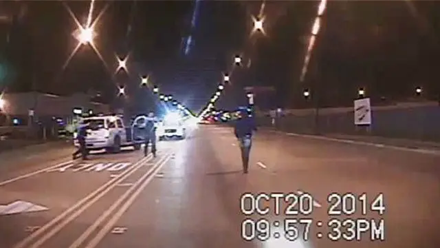 پلیس درحالی که لاکوان از ماموران فاصله می گرفت ۱۶ گلوله به سوی او شلیک کرد