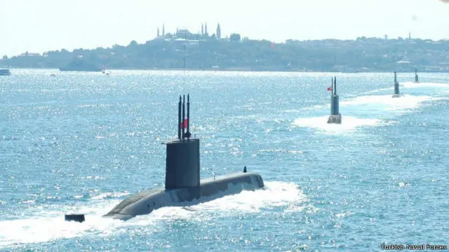 Турецькі підводні човни у Стамбулі