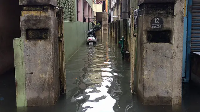 நகரின் பல பகுதிகளில் இன்னும் இயல்பு வாழ்க்கை திரும்பவில்லை