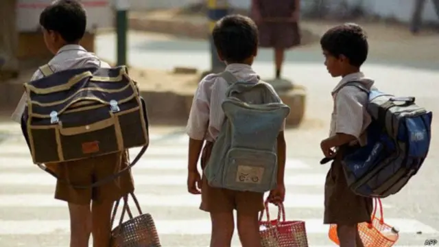 स्कूली बस्ते