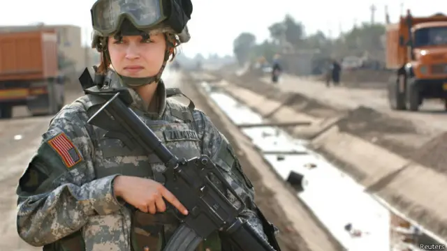 अमरीकी महिला सैनिक