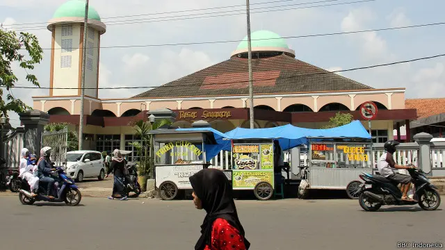 MK seharusnya memahami konstelasi politik dan karakteristik pimpinan di berbagai daerah yang berbeda satu sama lain.
