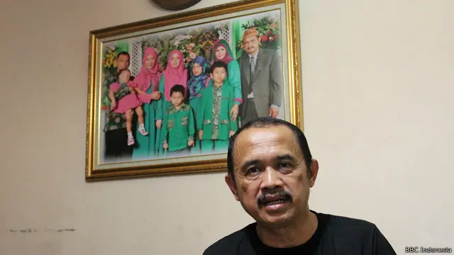 Politisi PPP sekaligus Ketua DPRD Kabupaten Tasikmalaya, H Ruhimat mendeklarasikan kelompok Romantis alias rombongan masyarakat tidak setuju.