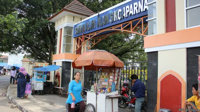Alun-alun kota Singaparna, ibu kota Kabupaten Tasikmalaya.