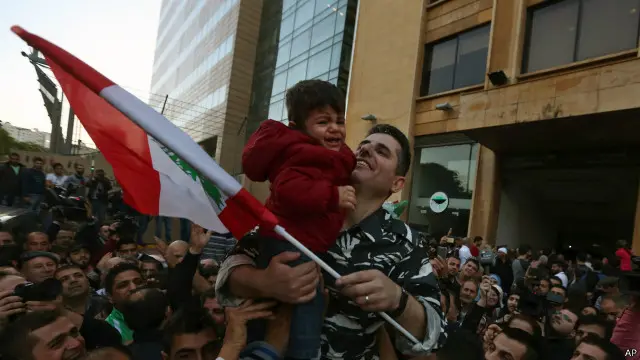 أنهت عملية التبادل الأخيرة فصلا من معاناة أهالي العسكريين اللبنانيين طالت منذ احتجازهم في آب أغسطس من العام 2014