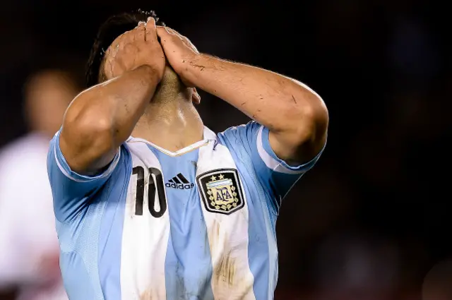 De "vergüenza", "papelón", "bochorno" o "grotesco" calificaron los medios de comunicación a la jornada electoral en la AFA.