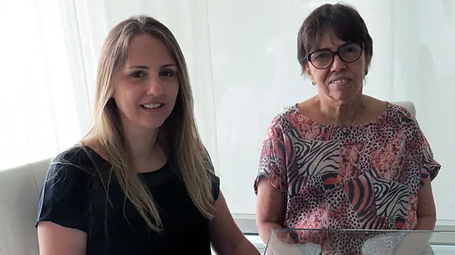 Neuropediatra Vanessa Van Der Linden Mota e a mãe, que também é médica, começaram a notar os primeiros casos e alertar colegas (Foto: BBC)