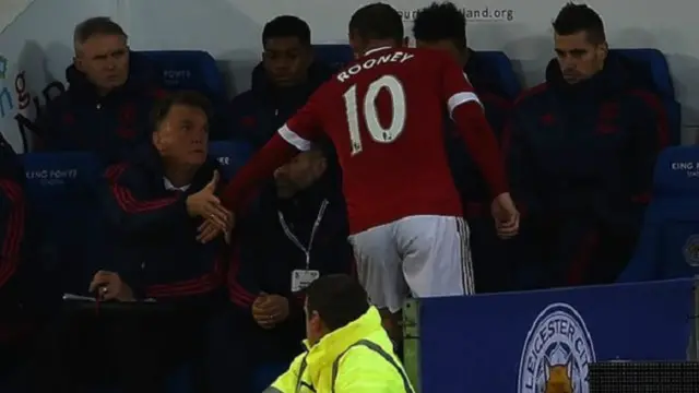 روني لم يكمل مباراة فريقه السابقة أمام ليستر