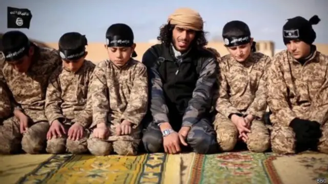 دولت اسلامیہ کے جنگجوؤں نے اپنی تنظیم میں بھرتیاں بڑھانے کے لیے ایک نئے ریڈیو سٹیشن کا آغاز کیا ہے