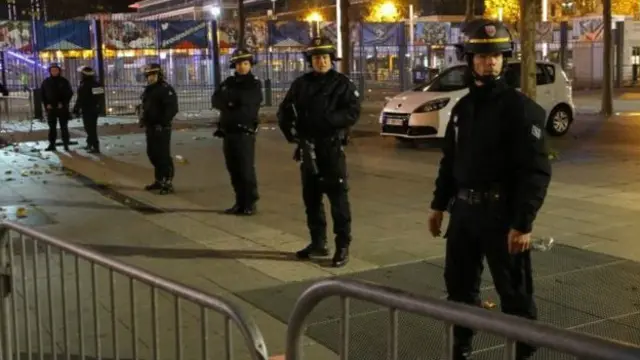 پیرس میں 13 نومبر کو ہونے والے حملوں میں 130 افراد ہلاک اور 350 سے زائد زخمی ہو گئے تھے