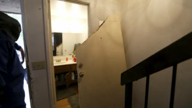 tidak akan diteror FBI di California telah menggerebek sebuah rumah terkait serangan massal di Califormia yang menewaskan 14 orang.