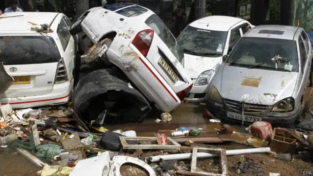 बाढ़ से लोगों की संपत्ति को भारी नुक़सान पहुंचा है