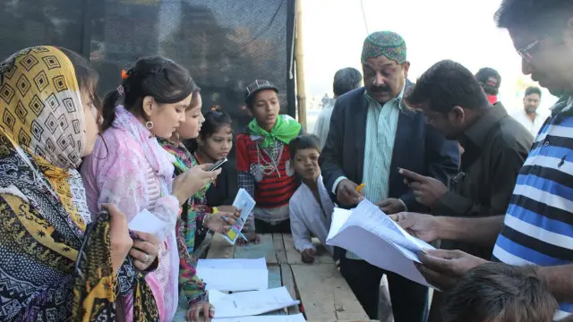 لڑکیوں کے سرکاری پرائمری اسکول احشتامیہ کے ایک بوتھ میں 120 ووٹر تھے لیکن نو بجے تک ایک بھی ووٹر نہیں آیا تھا