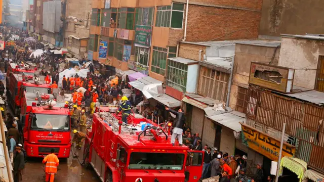 دا چې هلته د مارکیټونو ترمنځ کوڅې ډېرې تنګې دي، د اور وژنې موټر او کارکوونکي ژر ور ونه رسېدل.