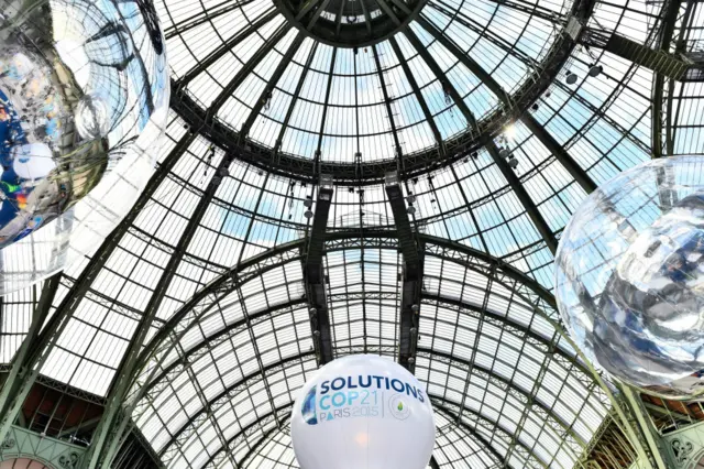 У Парижі погодили проект угоди щодо клімату