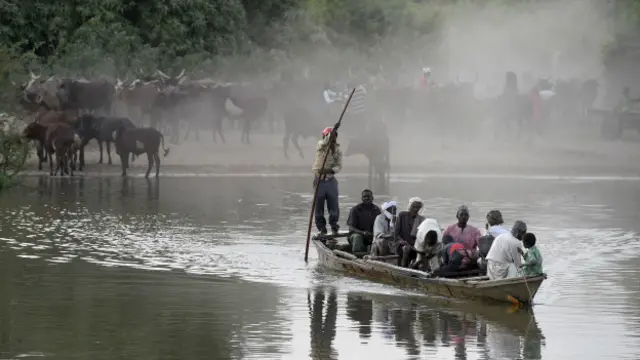 Boko Haram'ın saldırılarından kaçan binlerce kişi adaya sığındı. (ARŞİV)