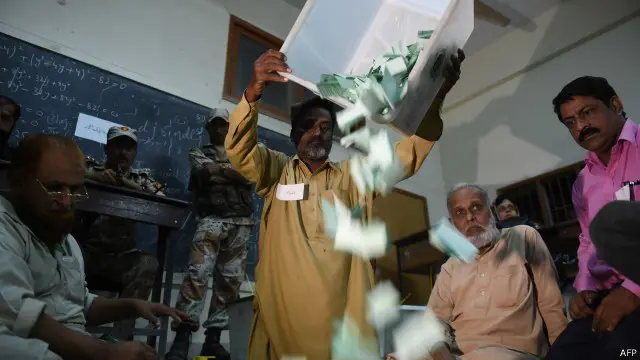 جماعتِ اسلامی کراچی کے امیر حافظ نعیم الرحمان نے بتیس سو کے مقابلے میں سات سو ووٹ لیے اور اسے کھلی دھاندلی قرار دیا