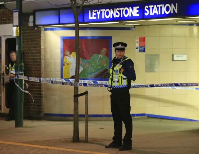 Станция Лейтонстоун