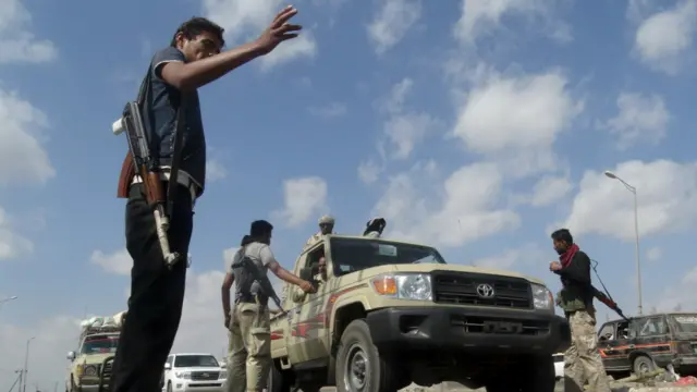 支持政府的也门武装成员